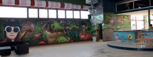 Graffiti Mural Parque Infantil Con Vegetacion 300x100000