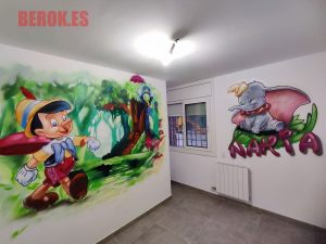 Mural Infantil Pinocho Dumbo Barcelona 300x100000