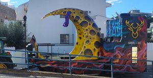 Graffiti Luna Carroza Carnaval Sitges Cunit Las Bestias 300x100000