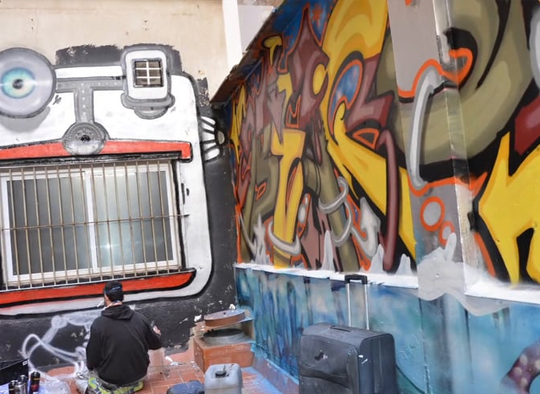 blog graffiti barcelona 2015 black swan