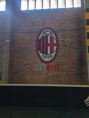 Mural Escudo Milan Graffiti Golagol 300x100000