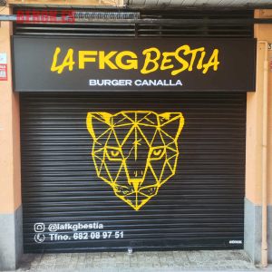 Graffiti Persianas Mataro La Fucking Bestia Hamburgesas Burger 300x100000