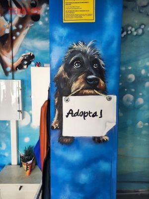 Mural Perro Adopta Agua Ducha 300x100000