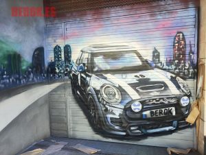 Graffiti coche mini negro parking Barcelona
