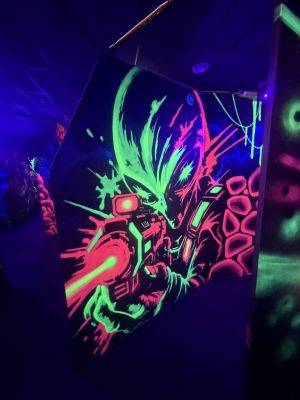 Graffiti Alien Fluorescente Laberinto Laser Tag 300x100000