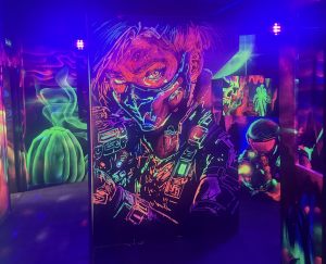 Mural Guerrera Cyberpunk Pintado A Mano 300x100000