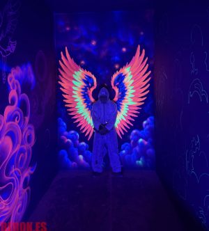 Mural Uv Planetas Galaxias Y Nebulosas Alas Fluorescente Neon 300x100000