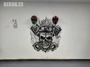Graffiti Mural Calavera Motorista Blanco Negro Fuego 300x100000