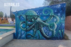 Mural Graffiti Pulpo Piscina Barcelona 300x100000