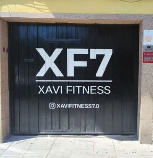Graffiti Puerta Gimnasio Xavi Fitness 300x100000