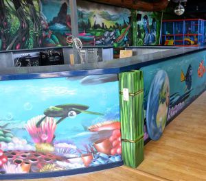 decoracion-mural-infantil-marino-del-parque-infantil-Imagine-World-de-Sant-Quirze-del-Valles